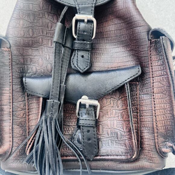 Freebird by Steven Brett Leather Backpack Croco-Embossed Drawstring - Picture 6 of 8